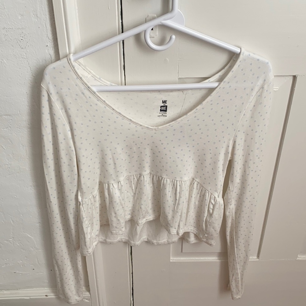 White and blue flowered pacsun top. New with tags.